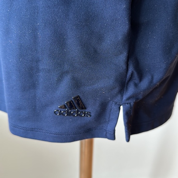 Small adidas golf dress with shorts - Picture 3 of 9